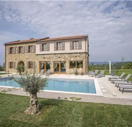5 bedroom villa with heated pool near Momjan, Istria, sleep 12